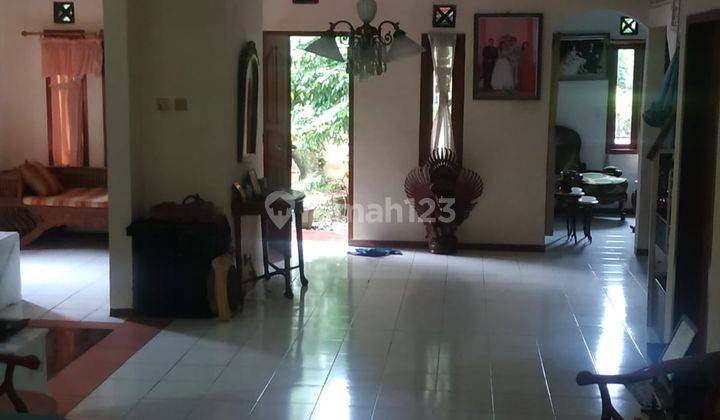 Dijual Rumah Dua Lantai Hook Lingkungan Asri 14