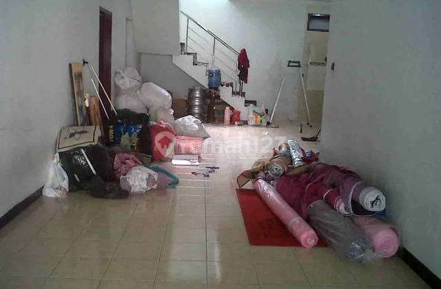 Rumah Murah 2 Lantai di Komplek Ciwastra