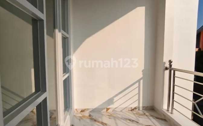 For Quick Sale New House in Cisaranten Arcamanik Area Ready to Occupy 2