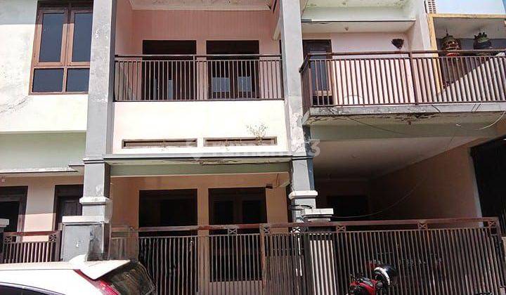 Di jual rumah 2 lantai di Citeurep kota Cimahi 1