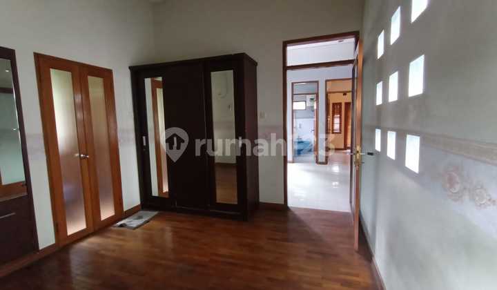 Rumah Hook Luas Tanah 180 Harga 2Man Setra Duta Bandung 1