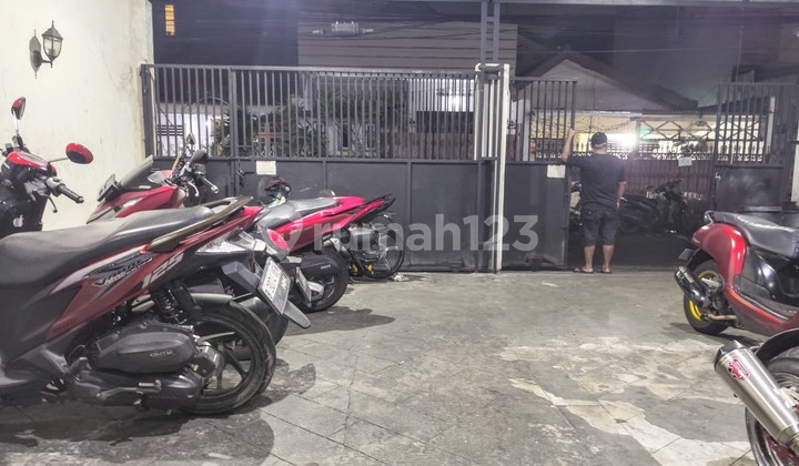 Kost 26 Pintu Selalu Terisi Full Kebon Jeruk - Taman Sari Kost 26 Pintu Selalu Terisi Full Kebon Jeruk - Taman Sari