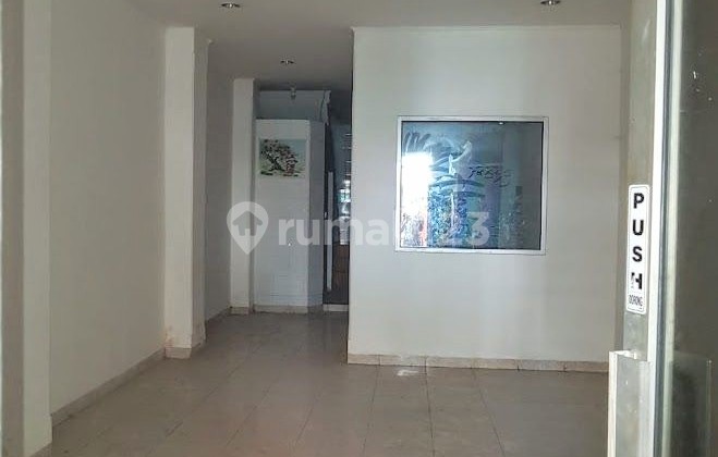 4-Storey House Suitable for Business / Livable Residence Ready to Occupy Empang Bahagia Jelambar 4-Storey House Suitable for Business / Livable Residence Ready to Occupy Empang Bahagia Jelambar