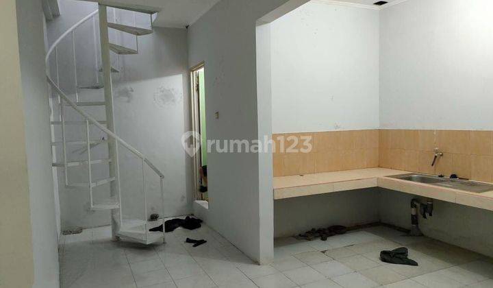 Rumah 1,5 Lantai Tomang Utara Jakarta Barat Hadap Timur Sertifikat Hak Milik 2