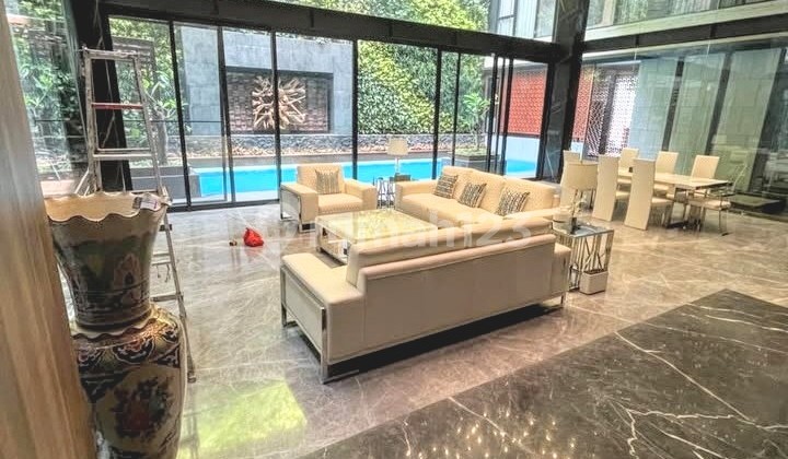 Rumah Bangunan Baru 4 Lantai Super Mewah Ada Lift & Swimming Pool Trimaran Permai Pik