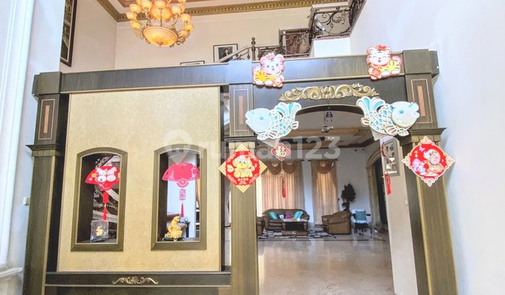 Rumah 2,5 Lantai Fully Furnished Mayang Permai Pik 1 2