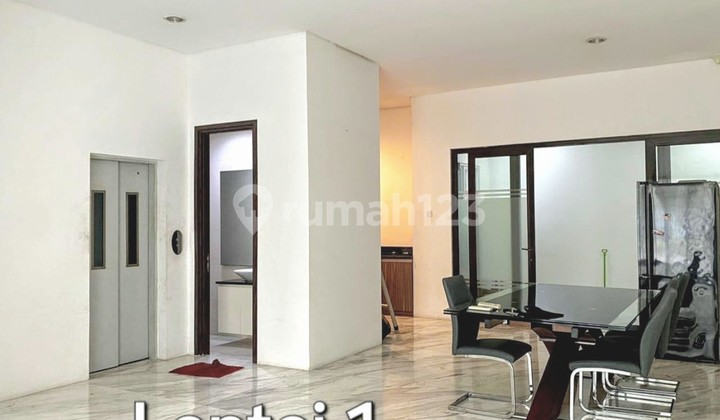 Rumah 5 Lantai Dalam Townhouse Springhill Golf Residence Kemayoran