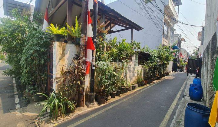 Rumah Tua Hitung Tanah Posisi Hoek Tanjung Duren Barat 2