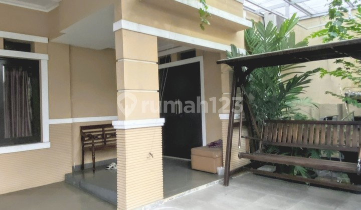 2-Storey House on Jalan Mawar, West Cilandak, Ready to Occupancy. The Surrounding Area is Still Green & Comfortable.