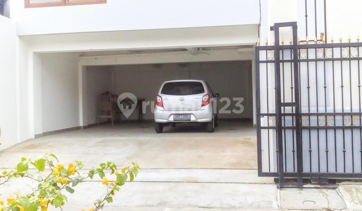 2-Story Corner House in Radio Dalam, South Jakarta Semi-Furnished Ready to Move In 2