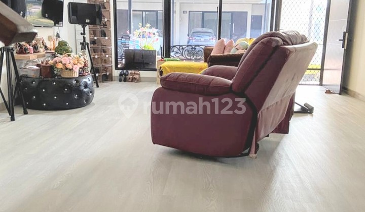 Two-Story Corner House Ready to Occupy California Cluster PIK 2 1