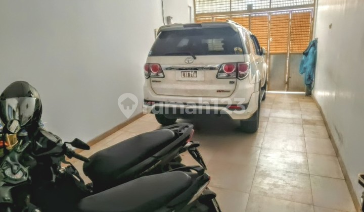 Rumah 3 Lantai Lokasi Strategis Siap Huni Jalan Kemurnian Rumah 3 Lantai Lokasi Strategis Siap Huni Jalan Kemurnian