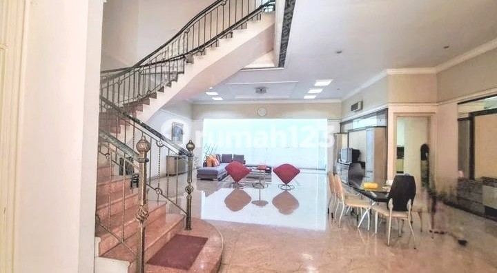 Rumah Cantik 2,5 Lantai Pluit Barat Siap Huni