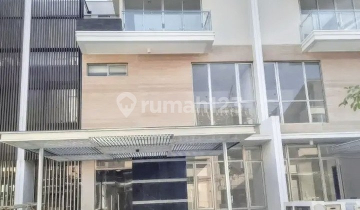 Rumah Mewah Baru 3 Lantai Cluster Chopin Golf Island Belum Pernah Dihuni