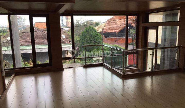 Rumah Bangunan Baru 3 Lantai Ada 2 Unit Semi Furnished Pejaten 1