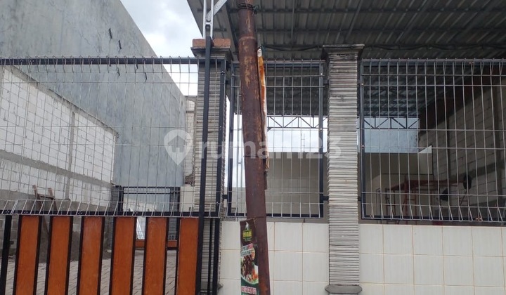 SHOPHOUSE OR COMMERCIAL SPACE NEAR SEVERAL SCHOOLS, SUITABLE FOR FOOD BUSINESS SHOPHOUSE OR COMMERCIAL SPACE NEAR SEVERAL SCHOOLS, SUITABLE FOR FOOD BUSINESS