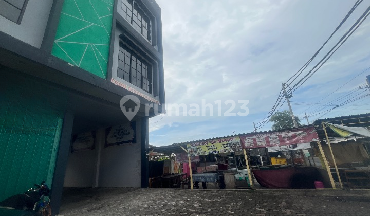 Suitable for Office, Salon, Supermarket, or Other Needs... Busy Street 2