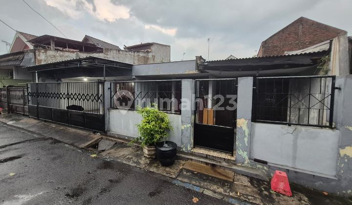 Cocok untuk Investasi Jangka Panjang Deket Toljauh Lebih Mudah dan Cepat:​ 1,5 Km ke Exit Tol Mojokerto (Akses Cepat Keluar Kota)​️ 2,5 Km ke Alun-Alun Kota Mojokerto​️ 10 Menit ke Sunrise Mall Mojokerto 2