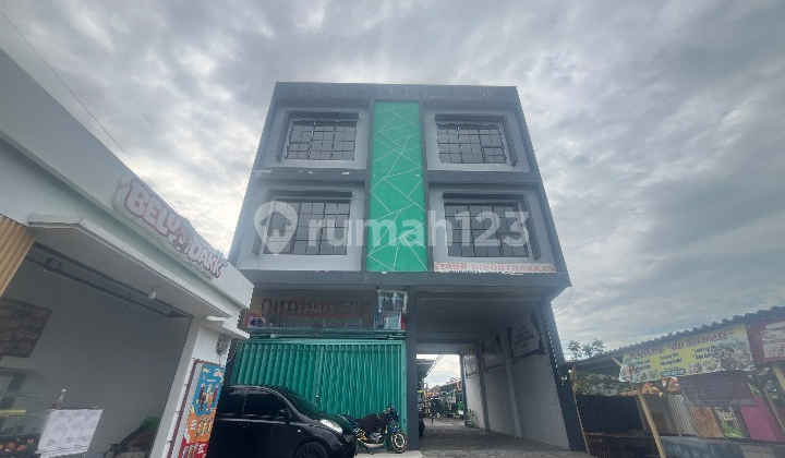 Cocok untuk Kanto.salon.supermarket atau Kebuhan Lain Nya... Jalan Ramai