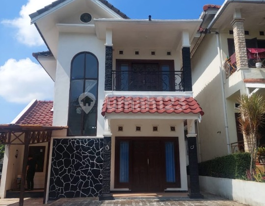 Villa Terawat Siap Pakai Bagus Villa Terawat Siap Pakai Bagus