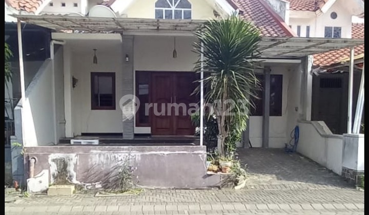 Rumah Citraland Utama (Cris)  SHM - Sertifikat Hak Milik