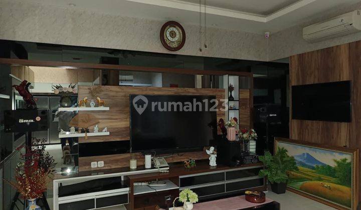 Jual Cepat Rumah 3 Lt Furnish Sudah Renov di Casa Jardin Jakbar  2