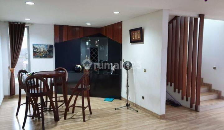 Rumah Hoek Mewah 2 Lantai Full Furnish Harus Terjual di Kav Dki Meruya Selatan Jakarta Barat 1