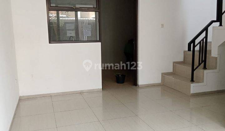 Disewakan Rumah 2 Lantai di Perumahan Emerald Residence Sepatan 2