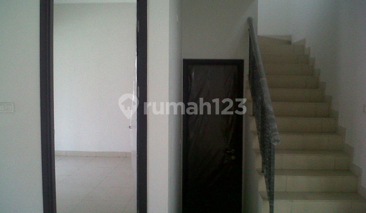 Disewakan Rumah 2(DUA) UNIT Siap Huni Asia 8x18m, Green Lake City 2