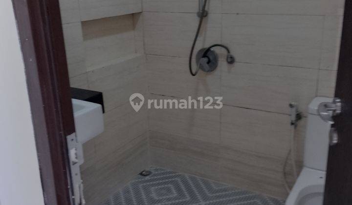 Disewakan Rumah East Asia 6x18m, 5AC Termurah Jarang Ada  2