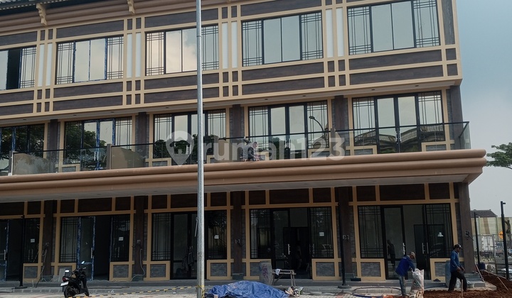 DISERUKO GREEN LAKE CITY KOREAN TOWN GANDENG 3 (TIGA) UNIT PLONG