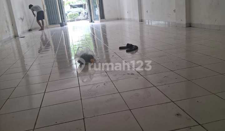 Ruko di Taman Palem 3 Lantai Ruko di Taman Palem 3 Lantai