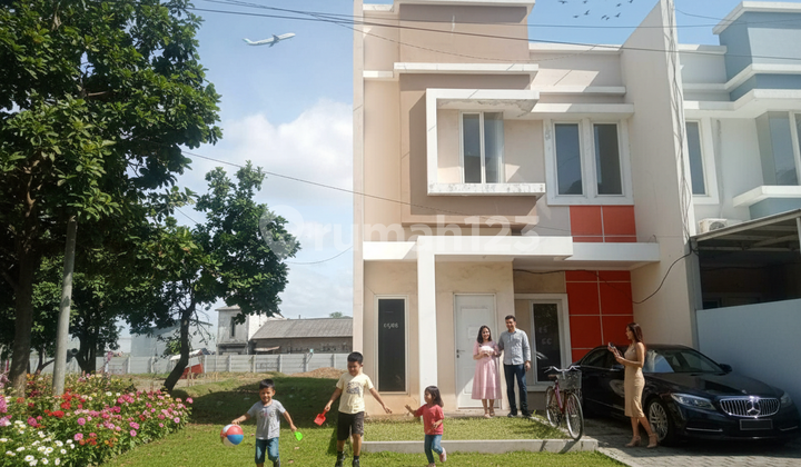 Corner House in Alam Raya Bandara Tangerang, 4 bedrooms, free VAT, BPHTB, 3 minutes to Airport Toll Road.