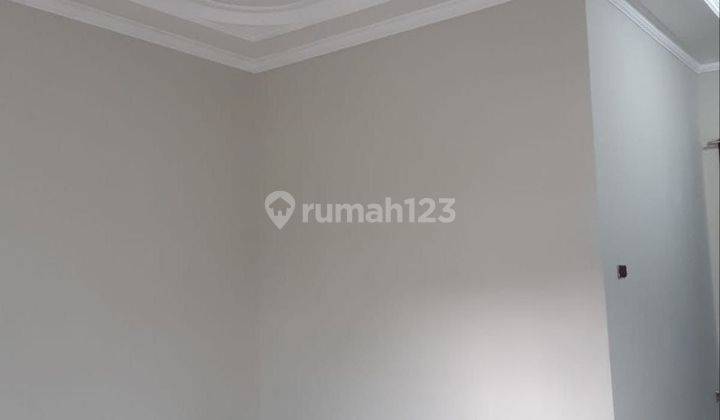 TURUN HARGA
DIJUAL Rumah Terawat *dekat Pusat Daerah Elite Surabaya Timur Rumah SHM Bagus 2