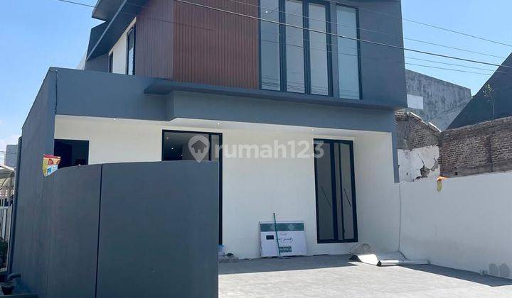 Dijual Rumah Baru Gress Minimalis Di Perumahan Babatan Pantai BABATAN PANTAI ‼️ DEKAT LAPANGAN GOLF TERBARU DI SURABAYA TIMUR
 1