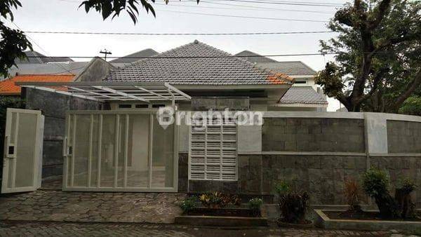 Rumah di Tenggilis Dekat Kampus Ubaya Akses Strategis  1