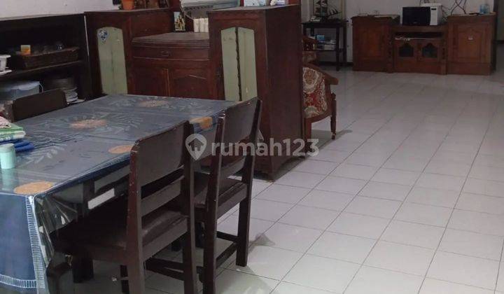 DIJUAL Rumah di Kota Mojokerto
Lokasi sangat strategis BESAR DAN MURAH  2