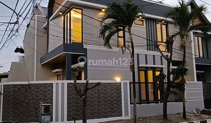 Dijual Rumah Scandinavian Mewah Sutorejo 1