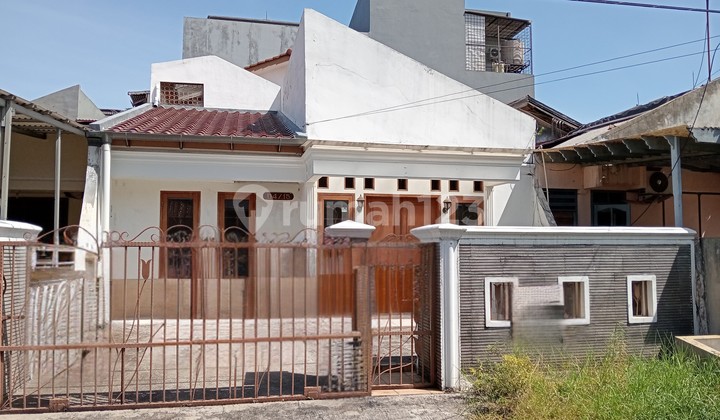 Rumah di Taman Alfa Indah Blok D5, Jakarta Barat