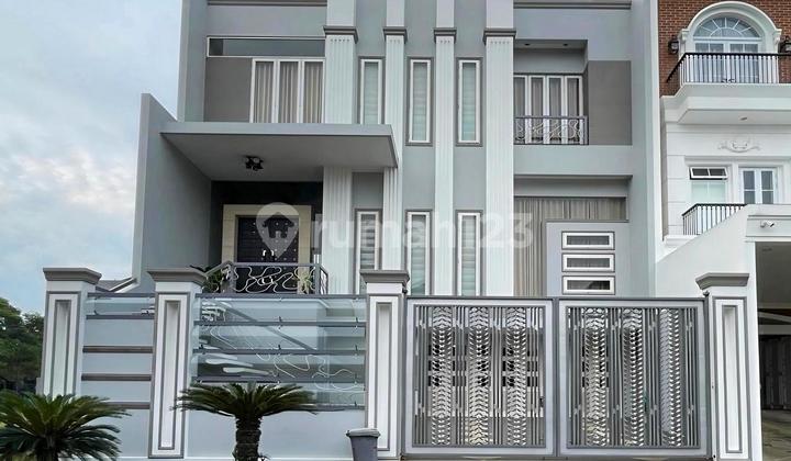 Rumah Mewah 3 Lantai di Permata Buana Jakarta Barat