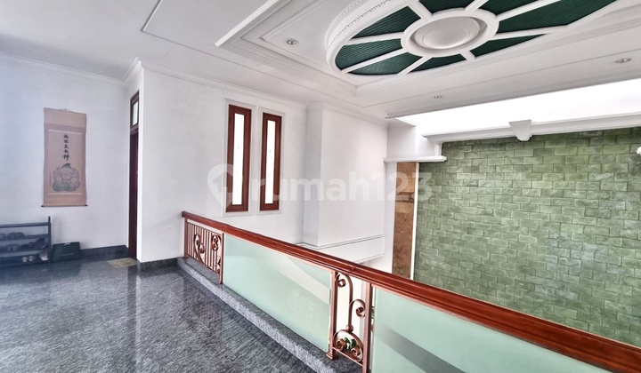 Rumah Hoek 3 Lanatai di Permata Buana Jakarta Barat 2