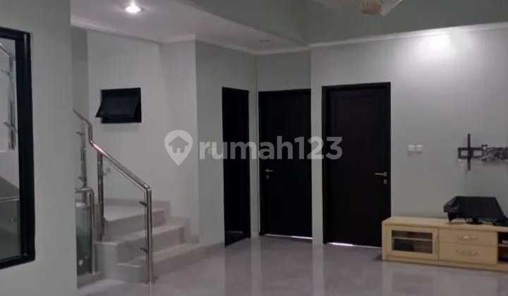 Rumah dijual 3,5 Lantai di Puri Kencana Jakarta Barat 2