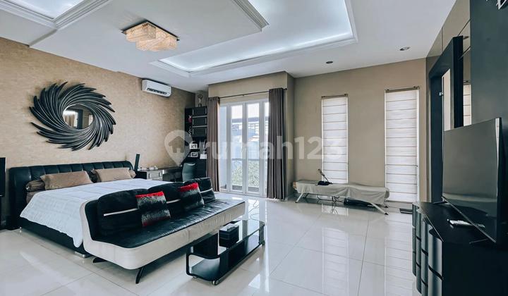Rumah Mewah 3 Lantai di Permata Buana Jakarta Barat 2