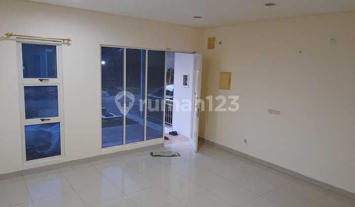 Golf Lake, Luas 120M² 2