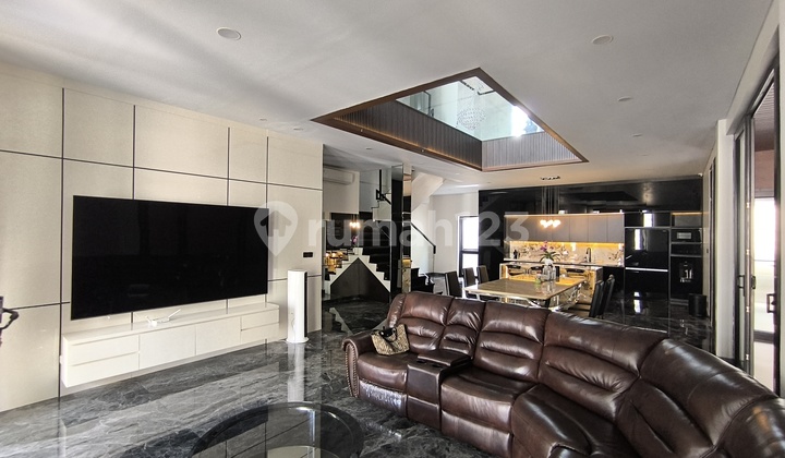 Rumah Mewah di Casa Goya