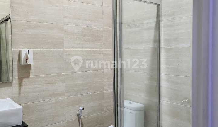 Rumah Di Muara Karang, Hadap Timur 2