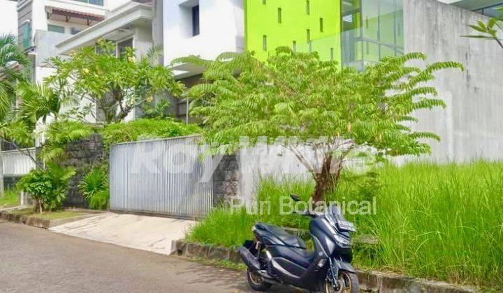 Rumah modern tropical siap huni 2,5 lantai di mega kebon jeruk  19