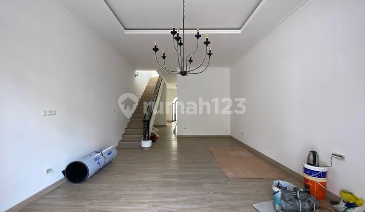 Dijual Rumah Baru 3 Lantai Bergaya American Classic Di Joglo 2