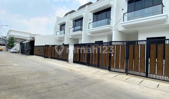 Rumah Baru Siap Huni Kav Dki Meruya Utara Kembangan Jakarta Barat