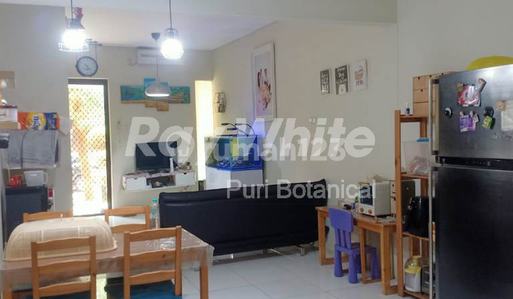 Rumah Bagus 2 Lantai di Puri Botanical 2